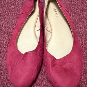 NWOT Torrid Burgundy Suede Ballet Flats Boho Romantic 11.5 W Discontinued Style